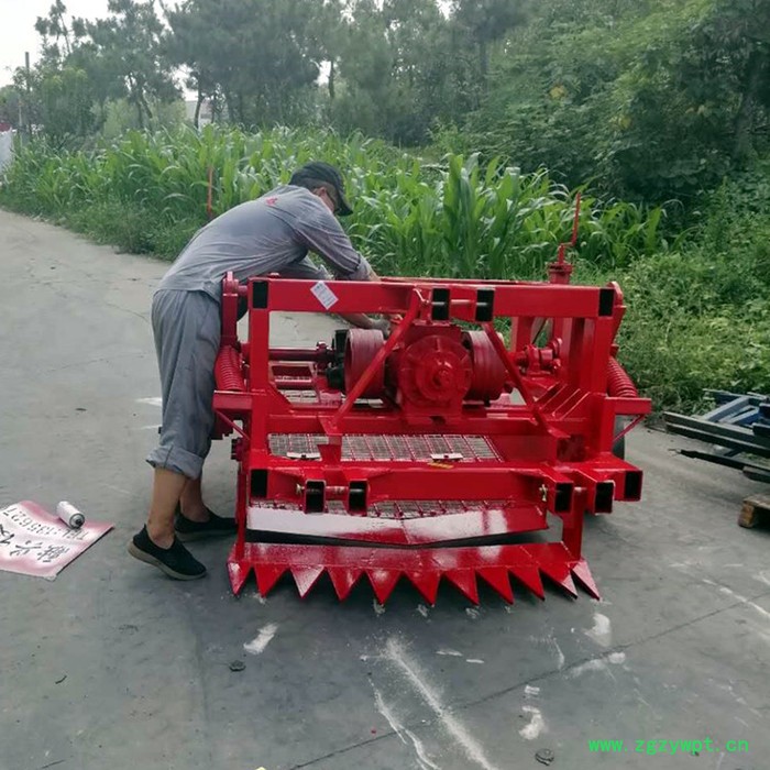 黄芪药材收获机厂家电话/玉竹收获机订购 甘草挖掘机 药材挖掘机融兴**图1